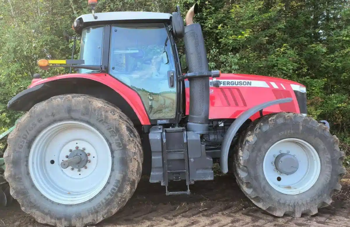 Gallery image 1 for Used 2018 Massey Ferguson 7722 Tractor