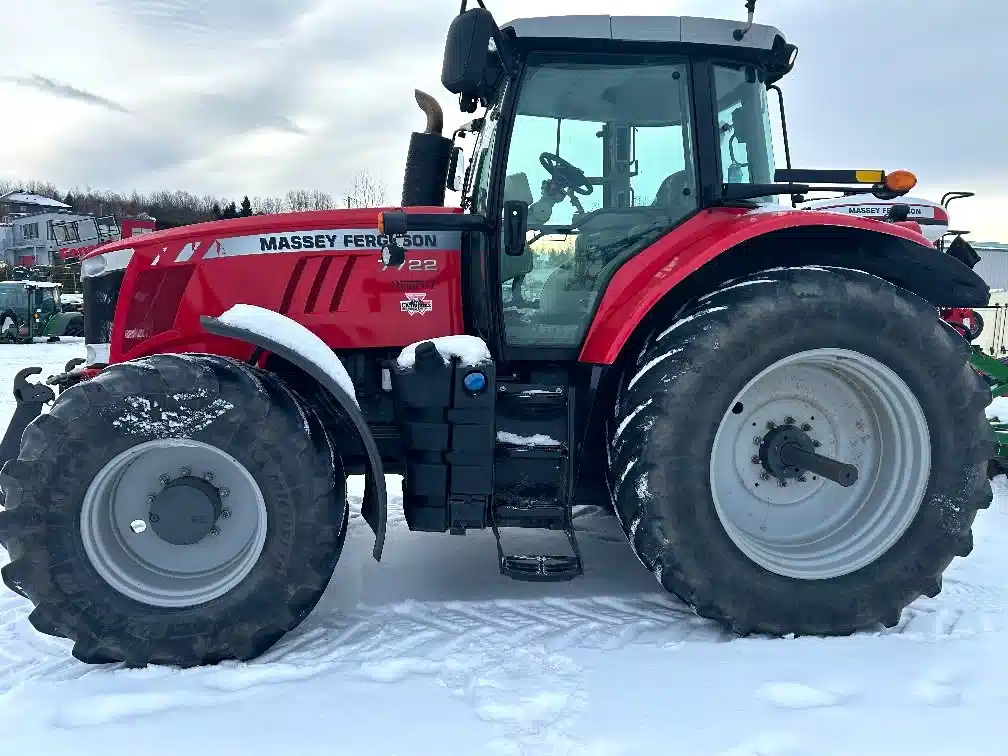 Gallery image 2 for 2018 Massey Ferguson 7722 Tractor