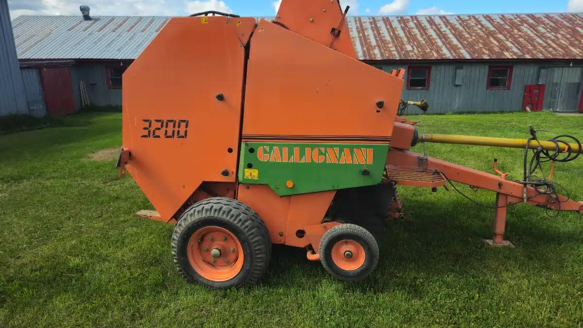 Gallery image 2 for Used 1996 Gallignani 3200 Round Baler
