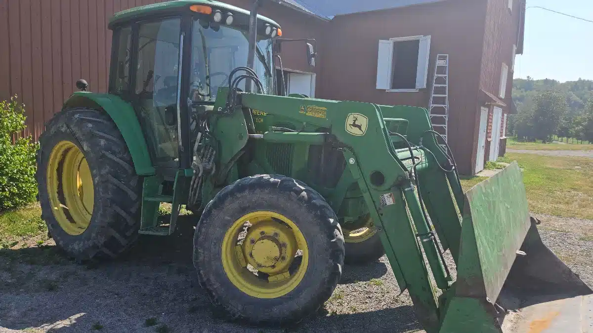 Gallery image 2 for Used John Deere 6415 Tractor