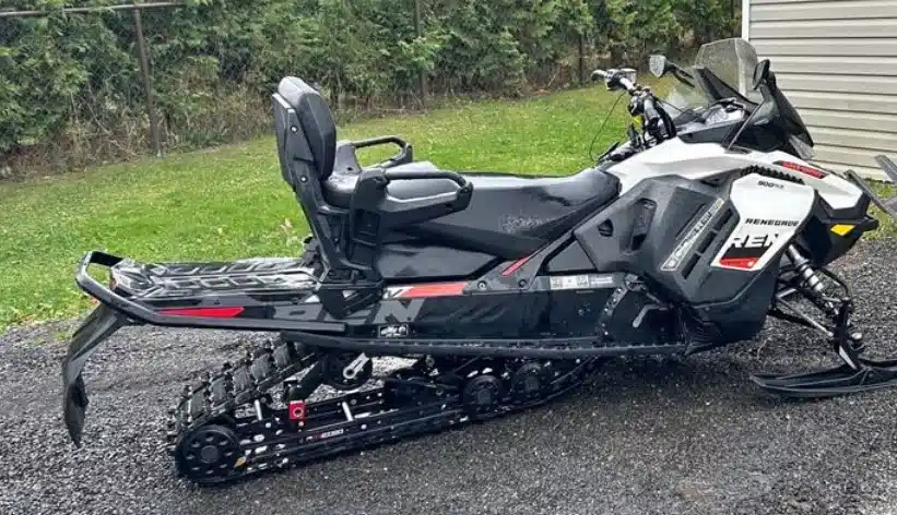 Gallery image 2 for 2019 Bombardier MXZ Renegade 900 ace Snowmobile