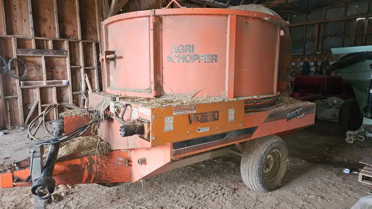Gallery image 2 for Used Valmetal AGRI CHOPPER 5600 Bale Processor