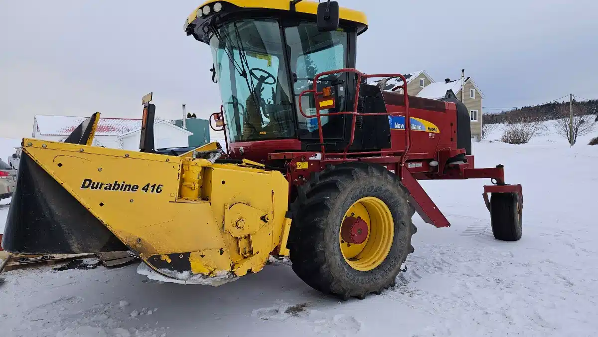 2013 New Holland H8060 Windrower