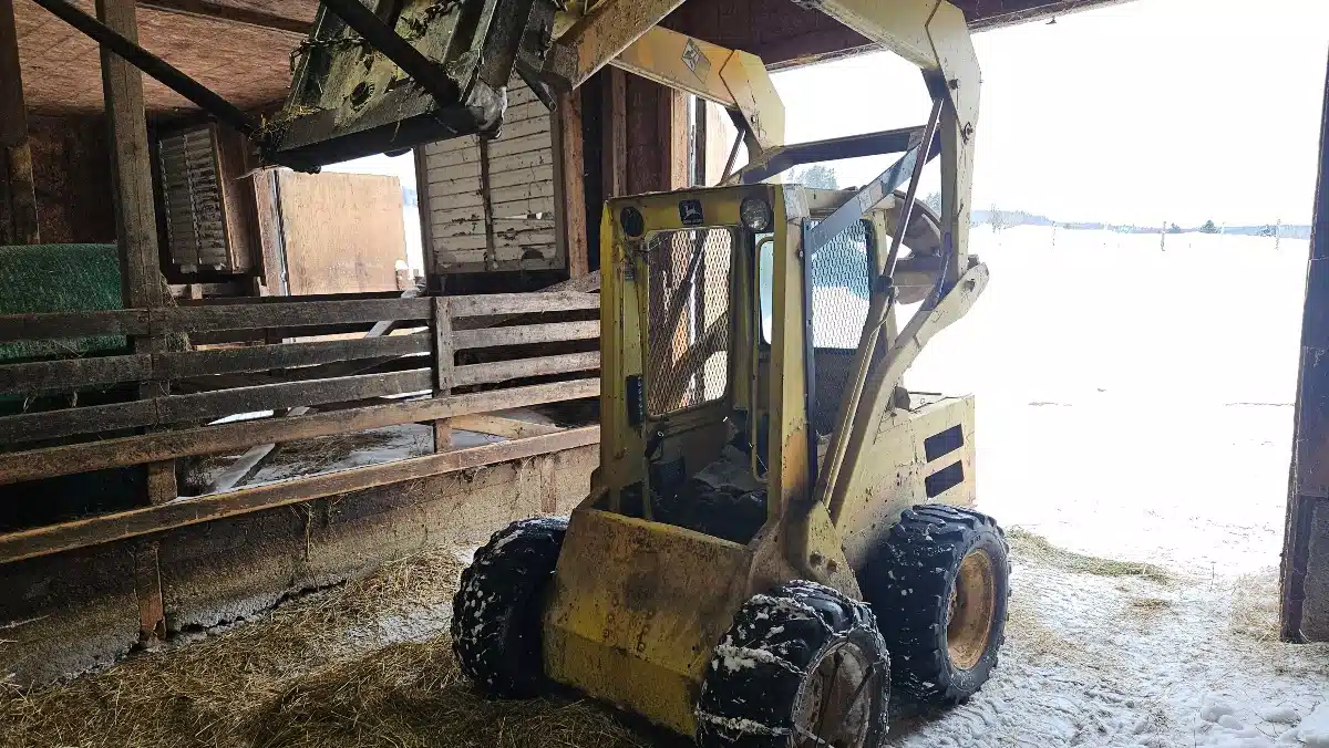Gallery image 2 for John Deere 575 Wheel Loader
