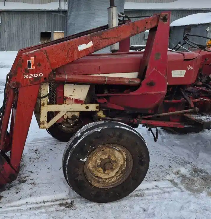 Gallery image 2 for International 434 Tractor