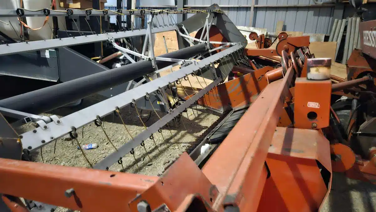 Hesston 6450 Windrower
