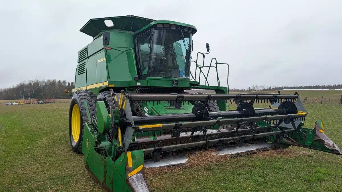 Gallery image 1 for 1998 John Deere 9610 Combine