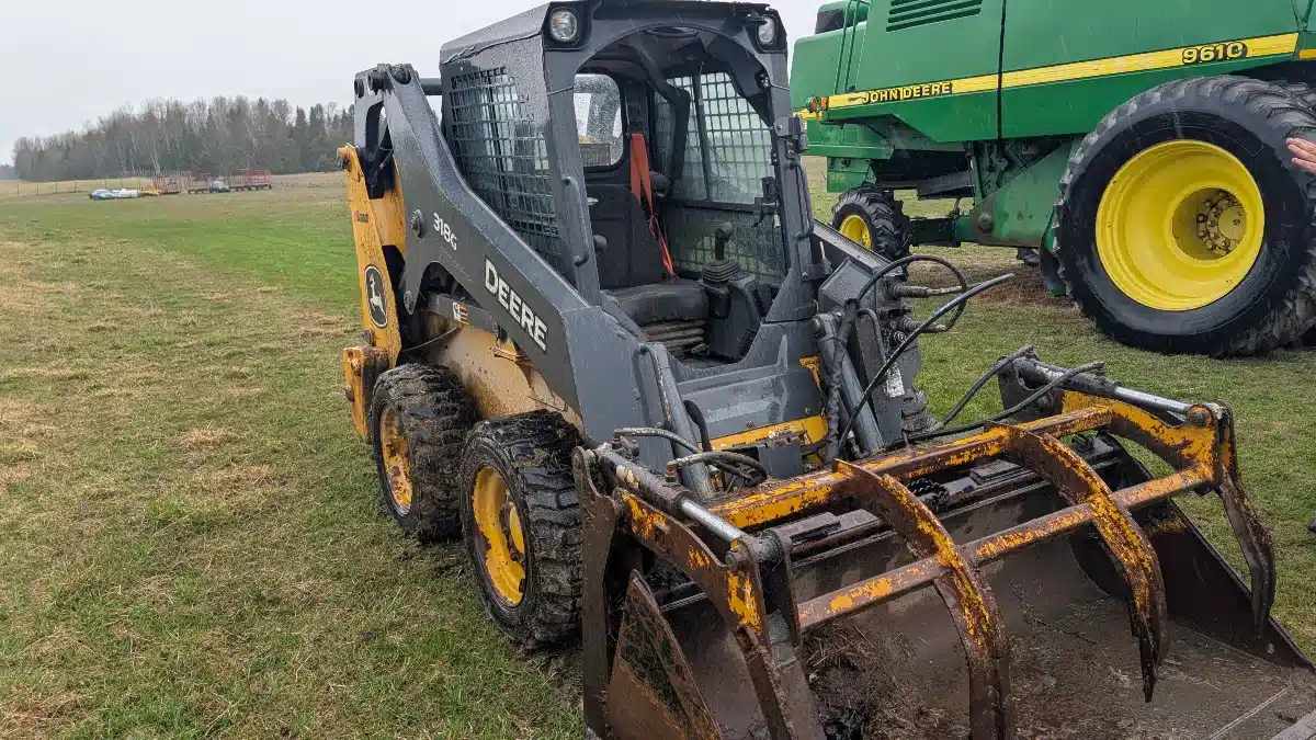 Photo de la Galerie 2 pour 2020 John Deere 318G chargeuse à direction à glissement