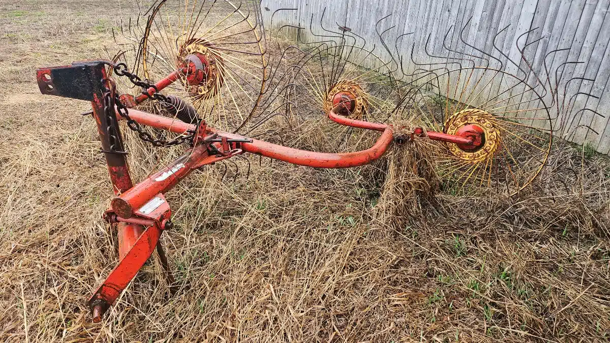 Photo de la Galerie 1 pour Massey Ferguson 4 roues râteau