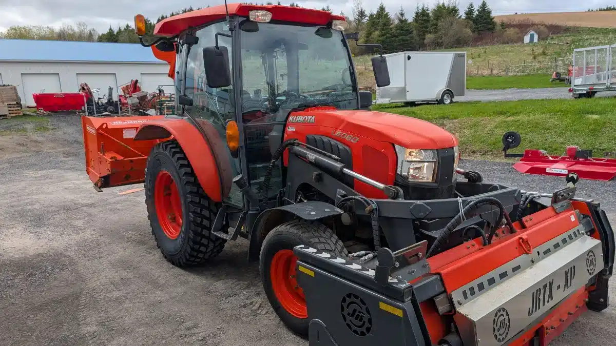 Photo de la Galerie 2 pour 2016 Kubota L6060 Tracteur