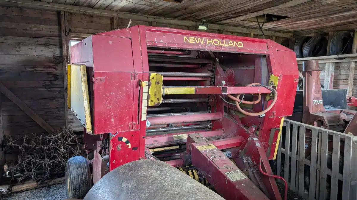 Gallery image 1 for 1994 New Holland 848 Round Baler