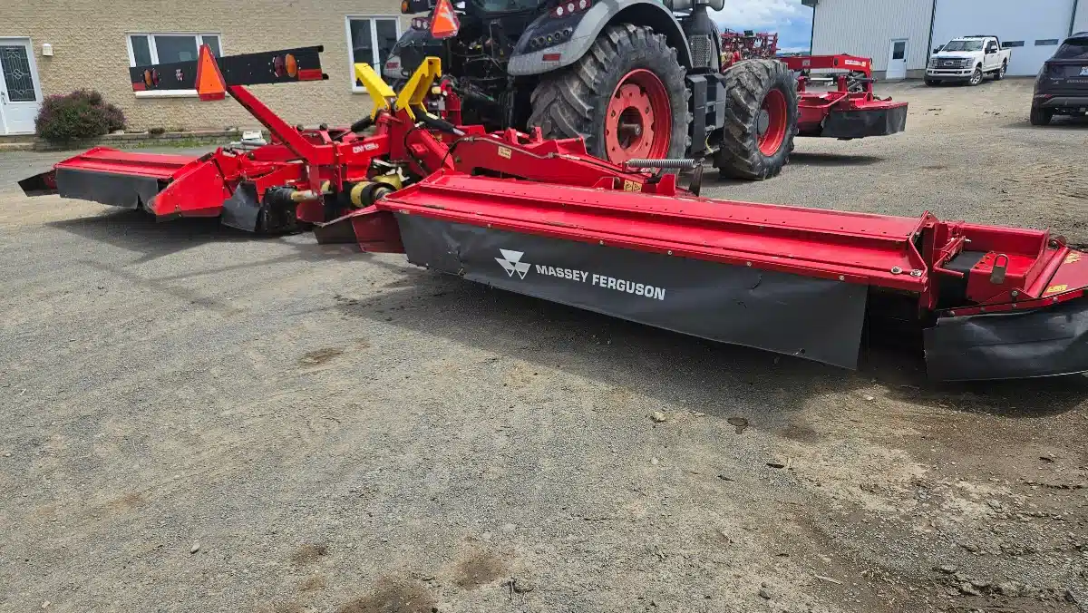 Gallery image 1 for Massey Ferguson DM1398/1340 Mower Conditioner