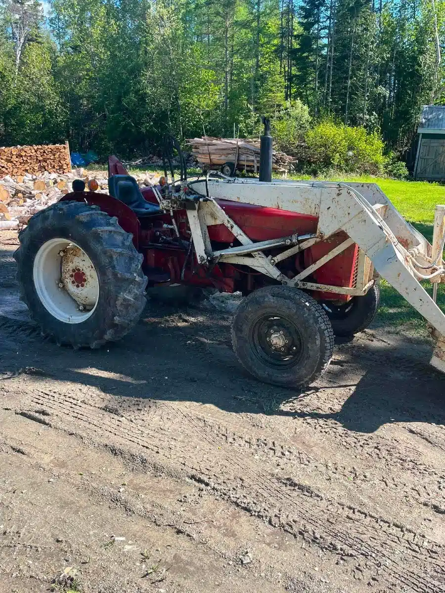 Photo de la Galerie 1 pour 1967 International 434 Tracteur