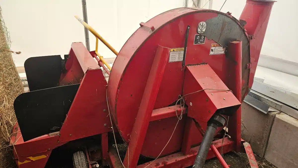 Gallery image 2 for New Holland F62B Forage Blower