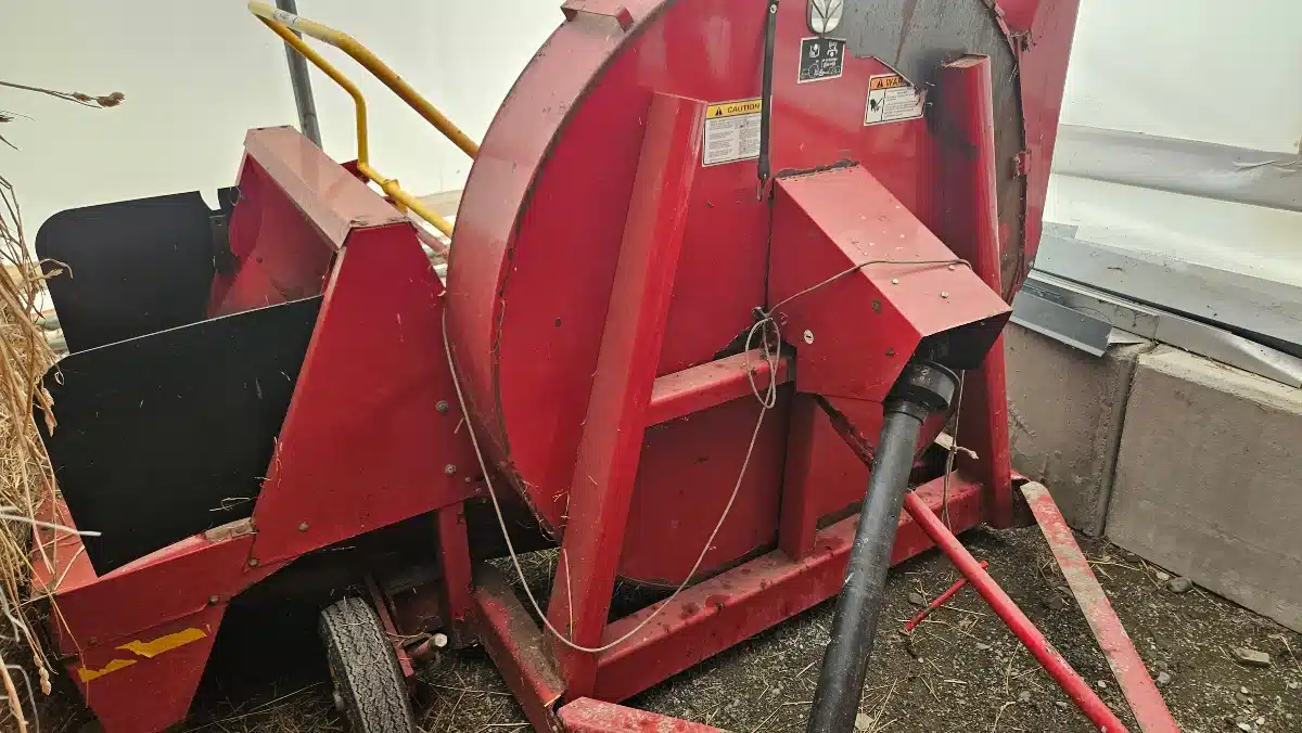 Gallery image 1 for New Holland F62B Forage Blower