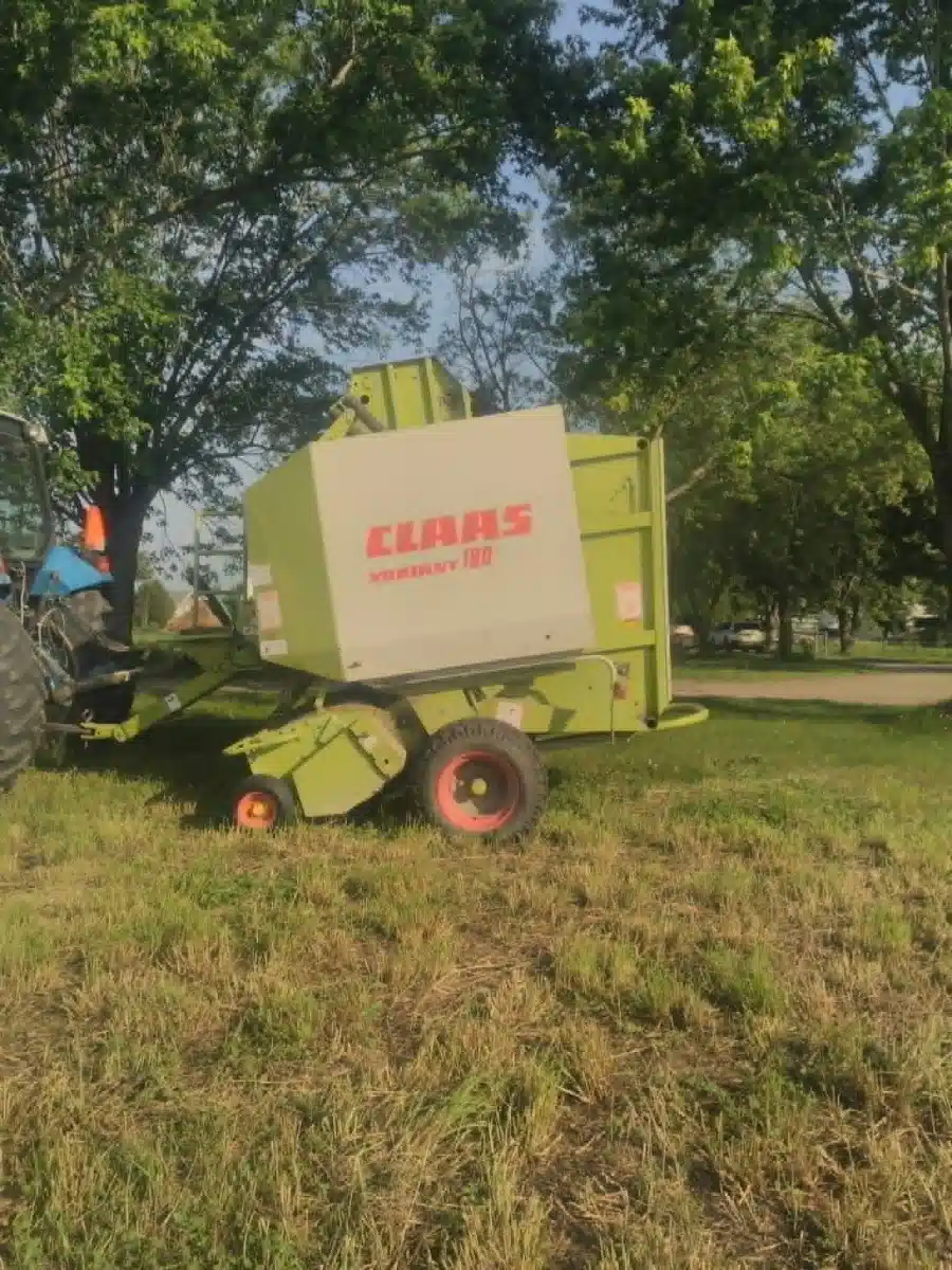 Gallery image 1 for 1999 CLAAS VARIANT 180 Round Baler