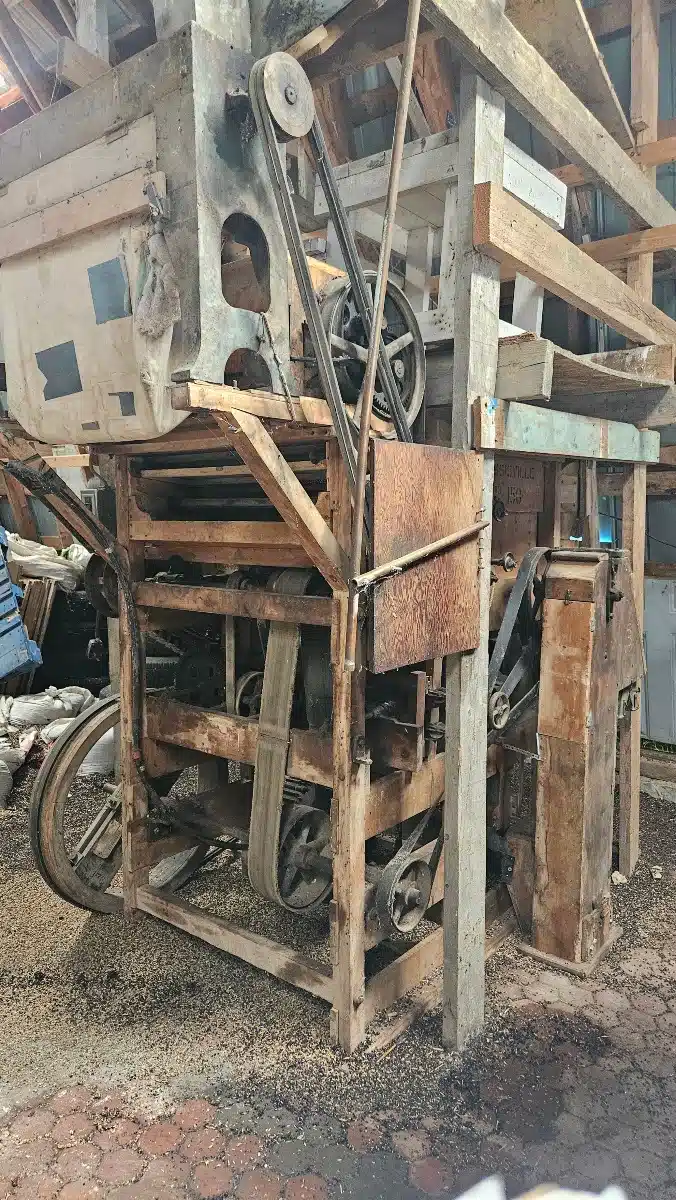 Gallery image 1 for Plessisville No 150 Grain Cleaner