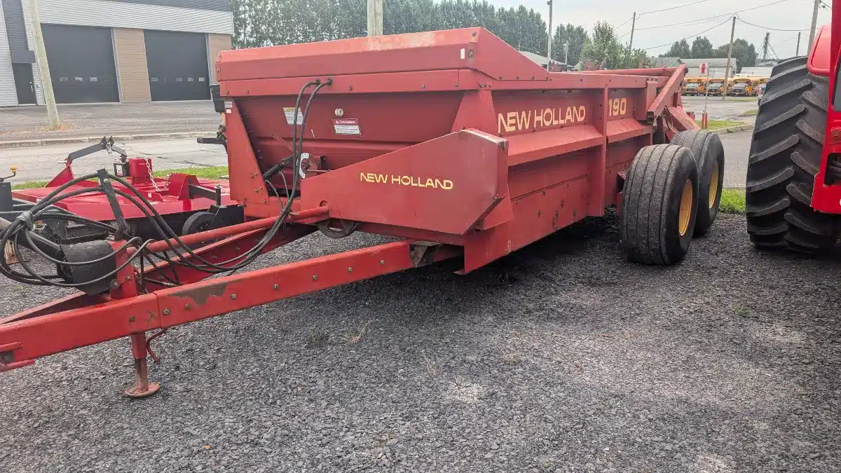 Photo de la Galerie 1 pour New Holland 190 Épandeur à fumier