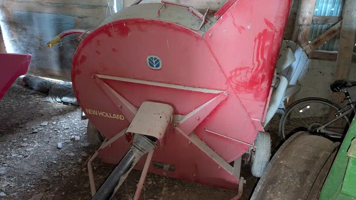 Gallery image 2 for New Holland 28 Forage Blower