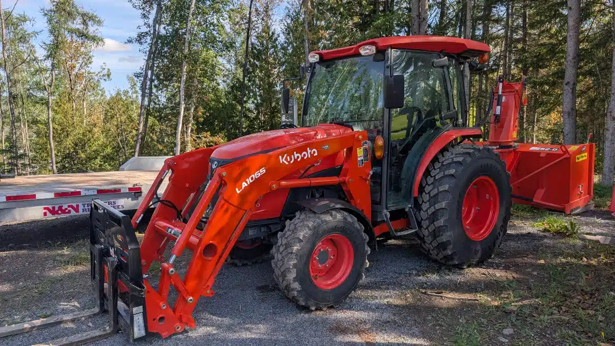 Gallery image 1 for 2023 Kubota MX5400 Tractor