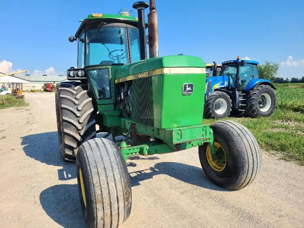 Gallery image 2 for Used 1982 John Deere 4440 Tractor