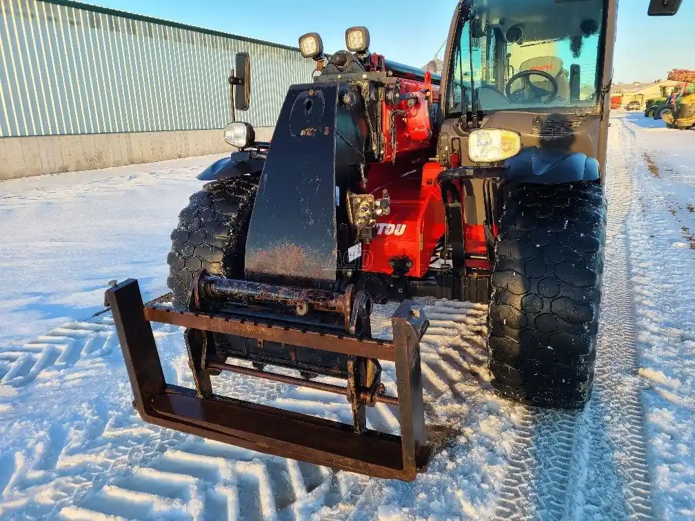 Gallery image 2 for Used 2016 Manitou MLT 1040L-137PS TeleHandler