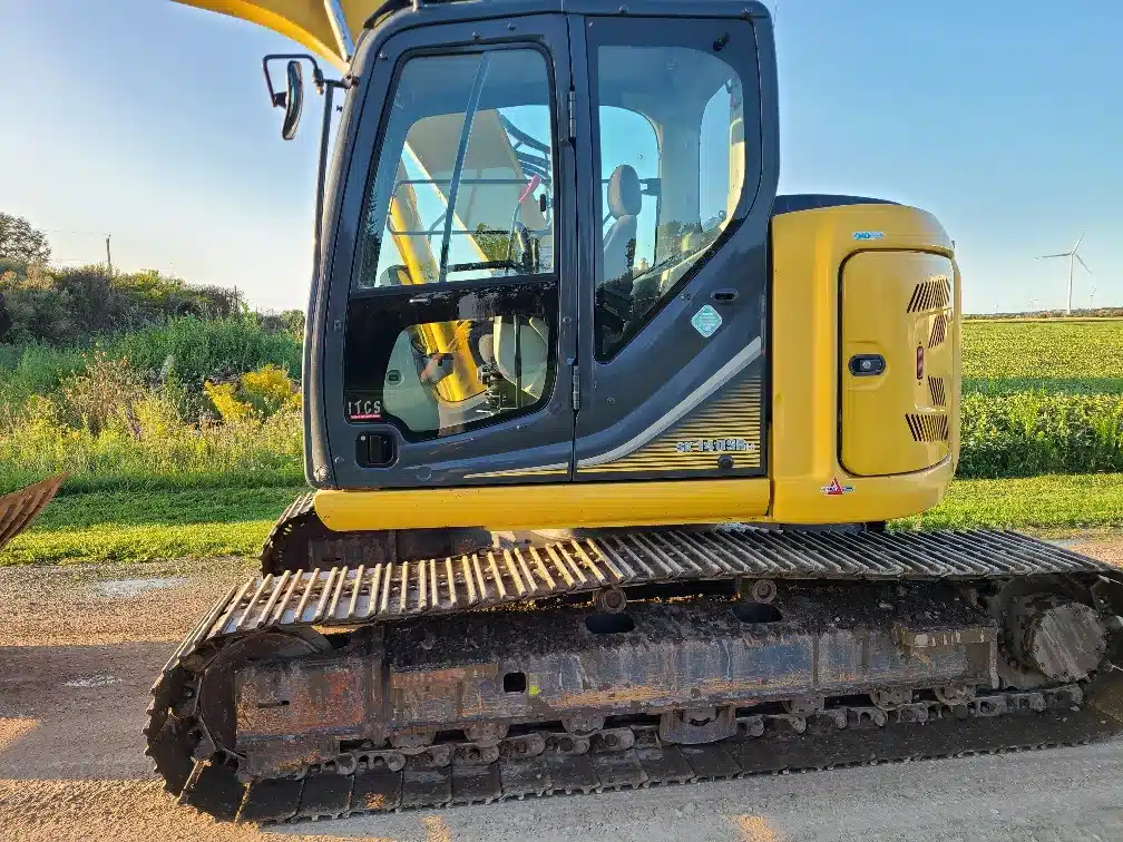 Gallery image 2 for Used 2014 Kobelco SK140SRLC Excavator