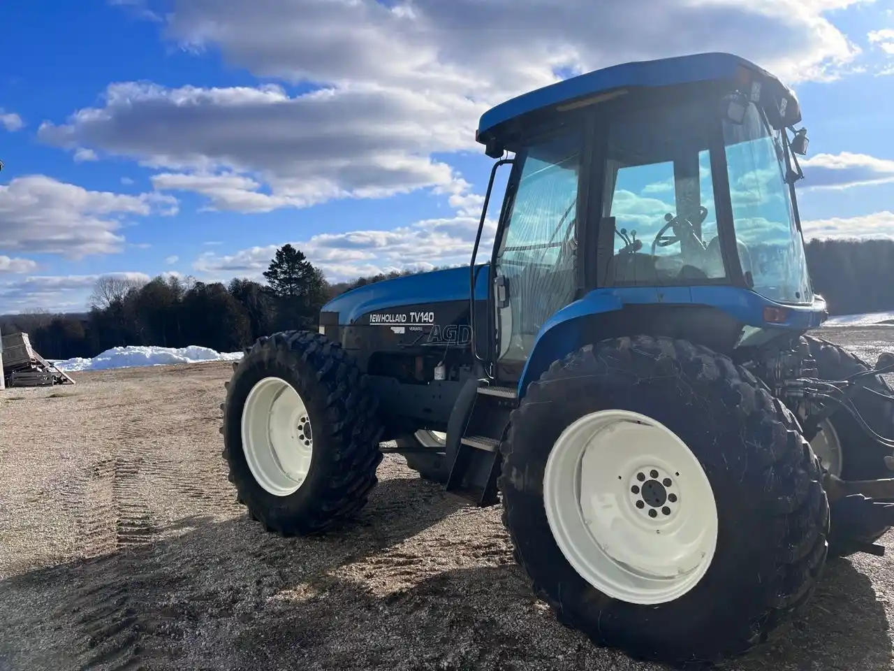 Gallery image 2 for Used New Holland TV140 Tractor