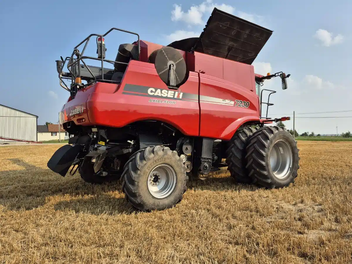 Gallery image 2 for Used 2014 Case IH 7230 Combine