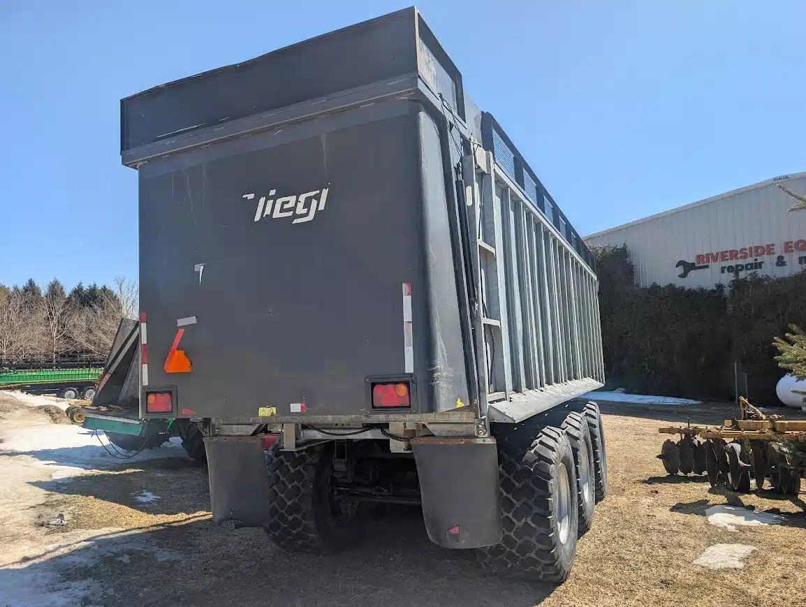 Gallery image 2 for 2006 Fliegl ASW288 Trailer - Silage