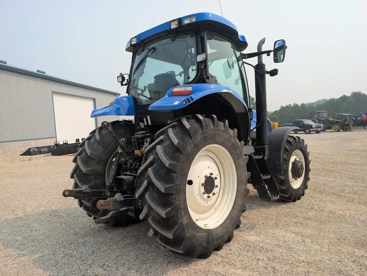 Photo de la Galerie 2 pour 2010 New Holland T6030 Tracteur