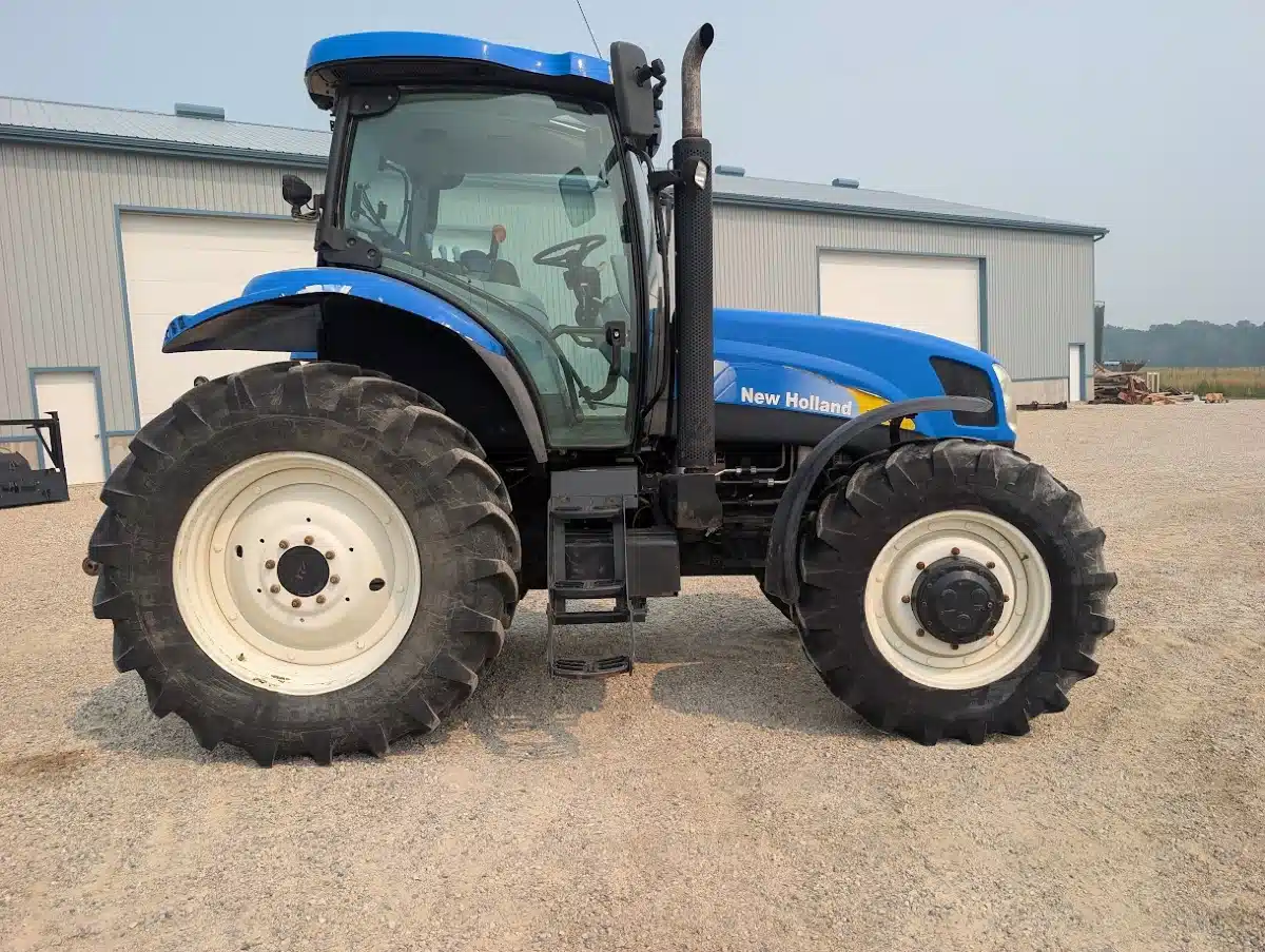 Photo de la Galerie 1 pour 2010 New Holland T6030 Tracteur
