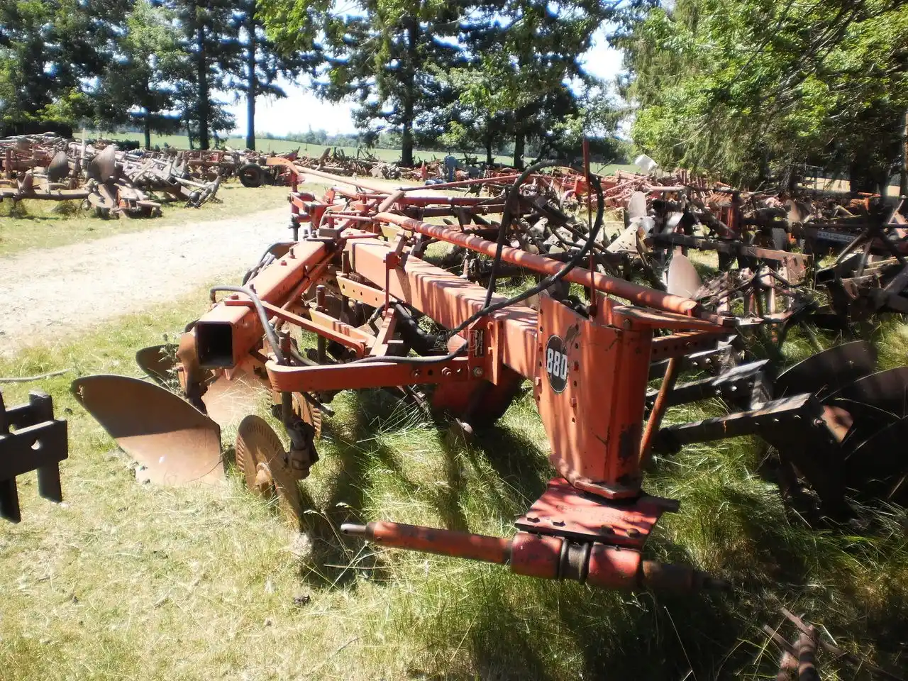 Gallery image 1 for Used Massey Ferguson 880 Plow