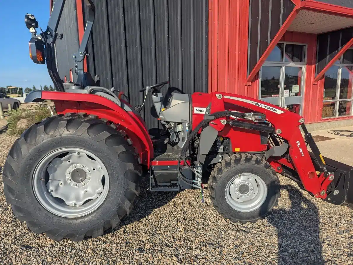 Gallery image 2 for New 2024 Massey Ferguson 1840 M Tractor