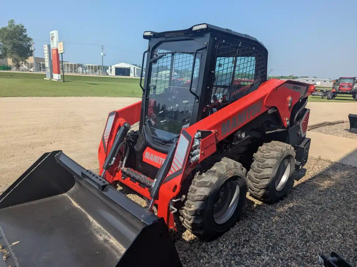 Gallery image 2 for New 2025 Manitou 2750V Skid Steer