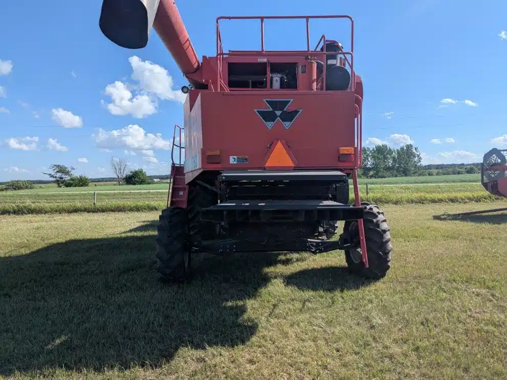 Gallery image 2 for Used 1997 Massey Ferguson 8780 Combine