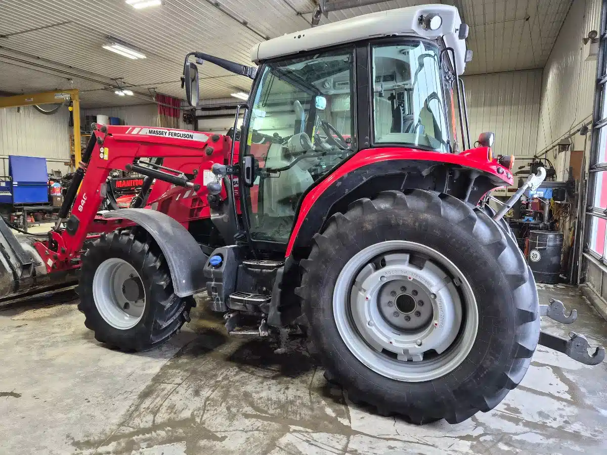 Gallery image 2 for Used 2014 Massey Ferguson 5612 Tractor