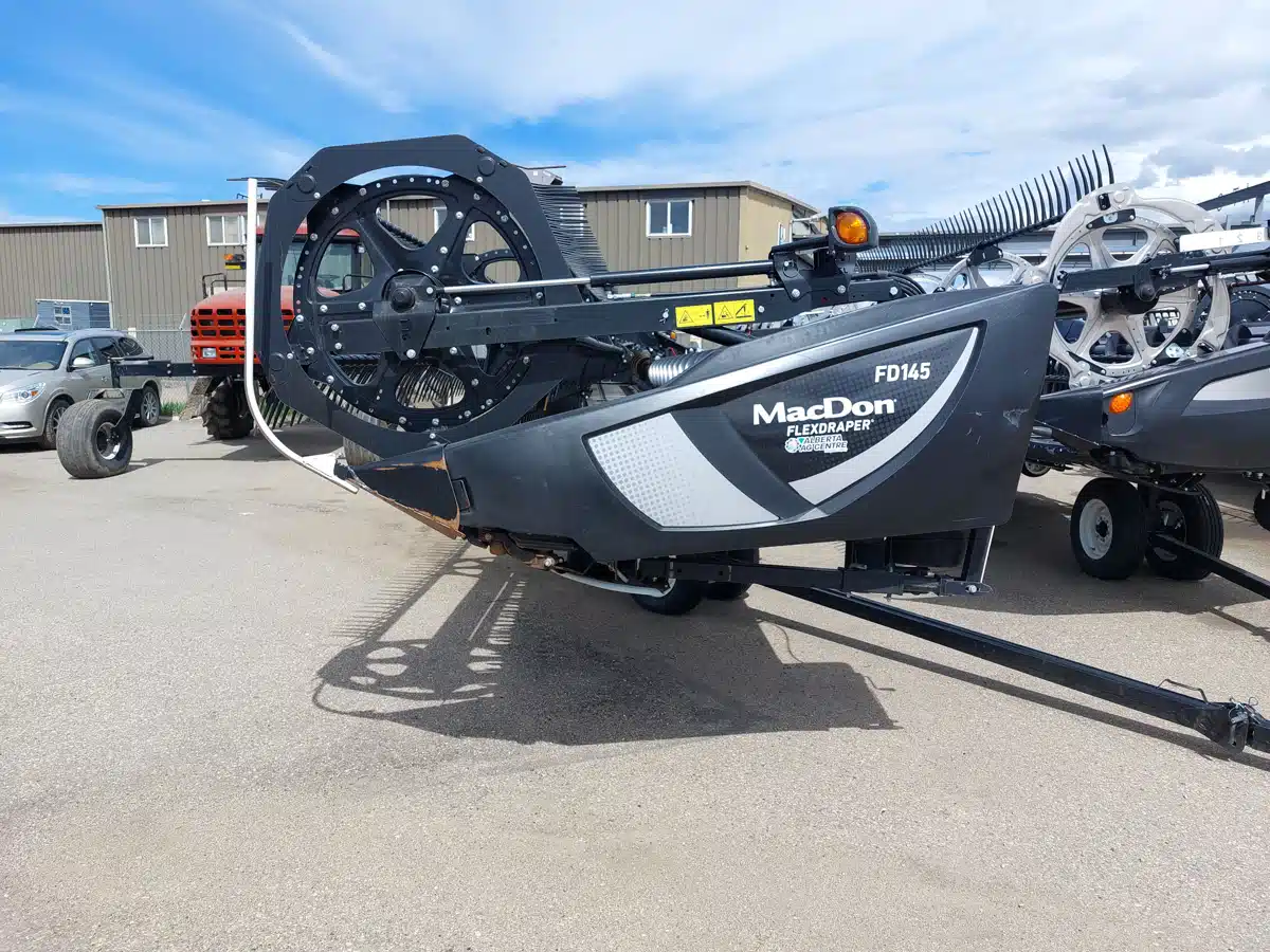 Gallery image 2 for Used 2019 MacDon FD75 Header Combine