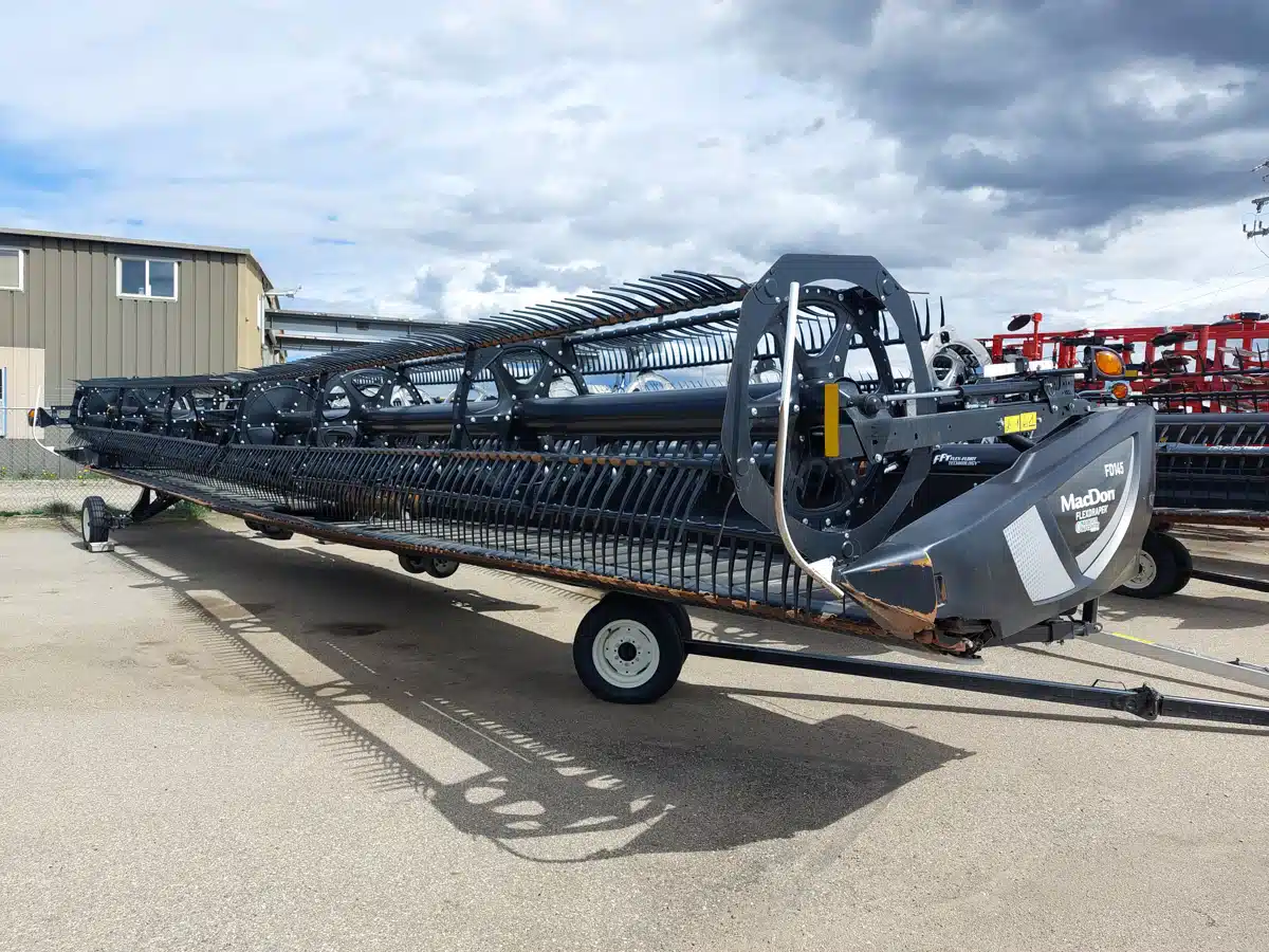 Gallery image 1 for Used 2019 MacDon FD75 Header Combine