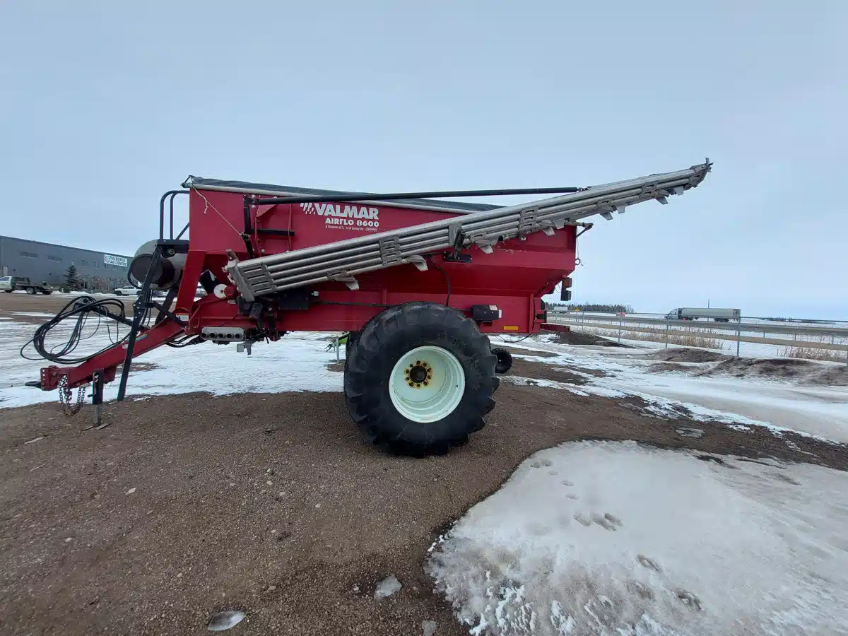 Gallery image 2 for Used 2017 Salford 8611 Spreader - Broadcast