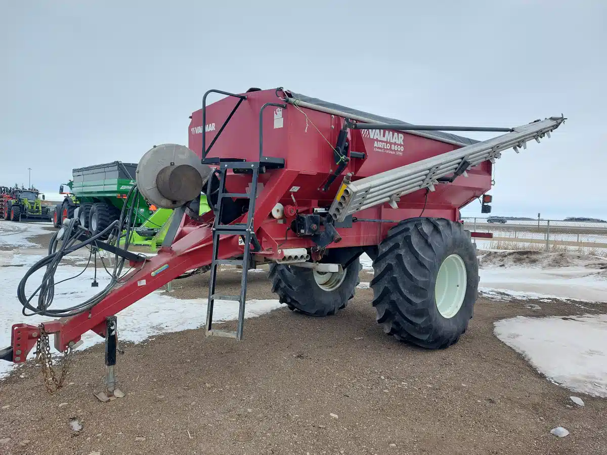 Gallery image 1 for Used 2017 Salford 8611 Spreader - Broadcast