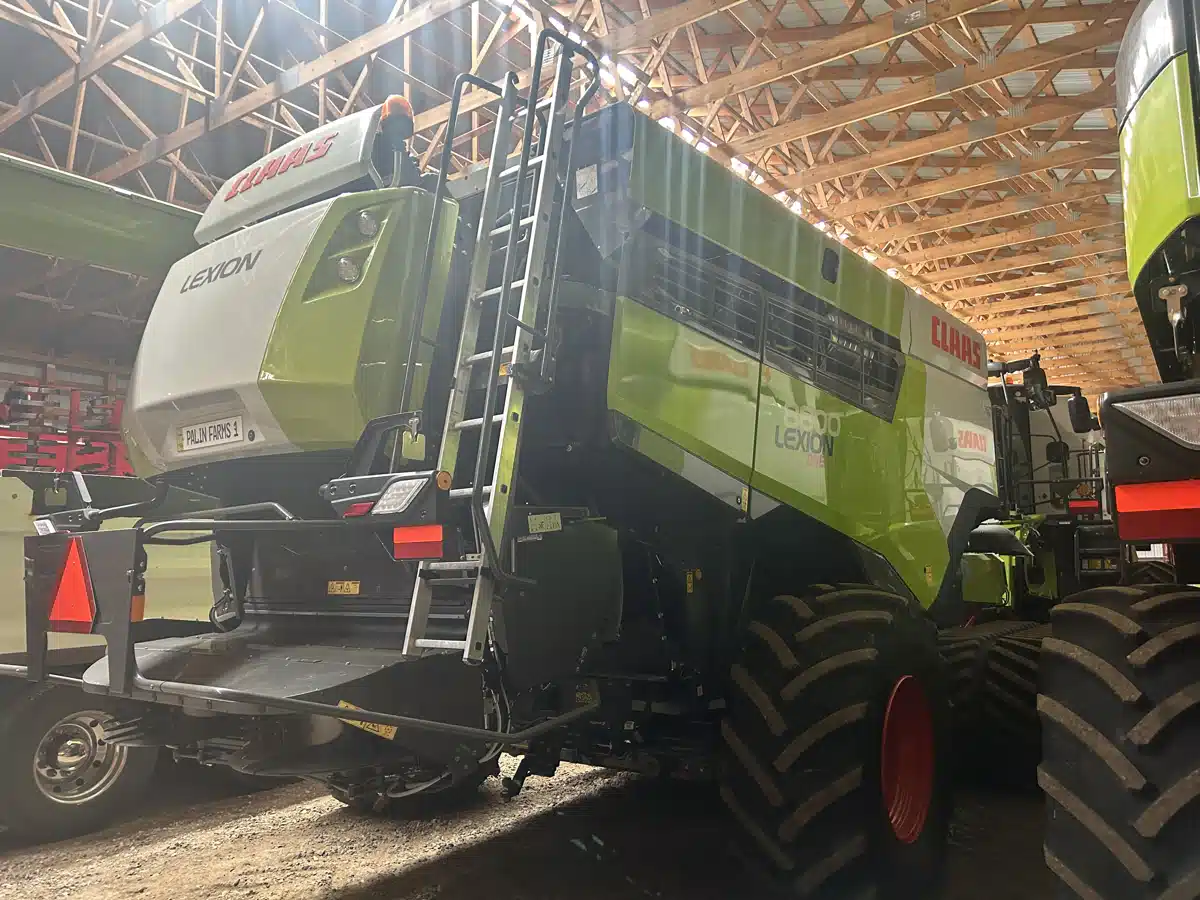Gallery image 2 for Used 2021 CLAAS LEXION 8800TT Combine