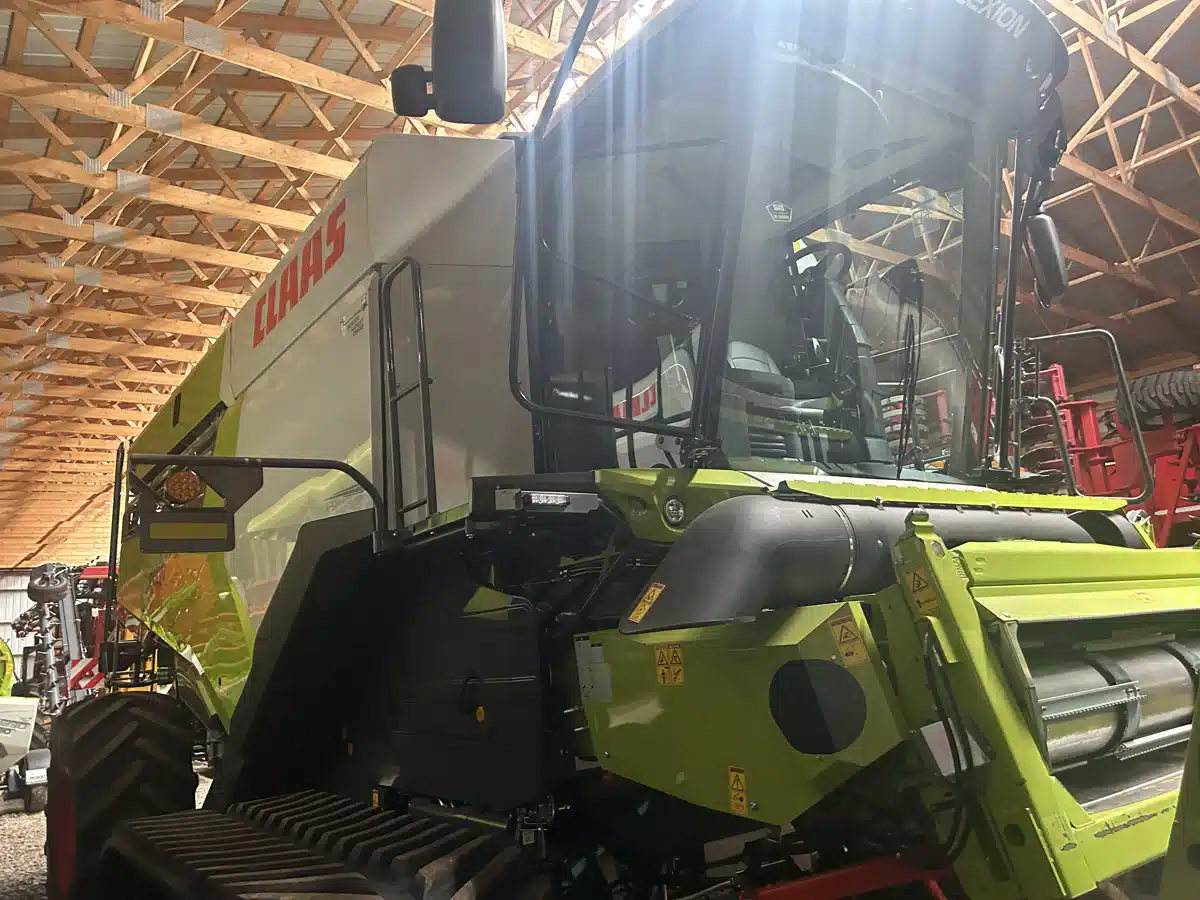 Gallery image 1 for Used 2021 CLAAS LEXION 8800TT Combine