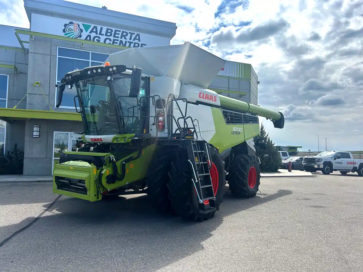 Gallery image 1 for Used 2023 CLAAS LEXION 8700 Combine