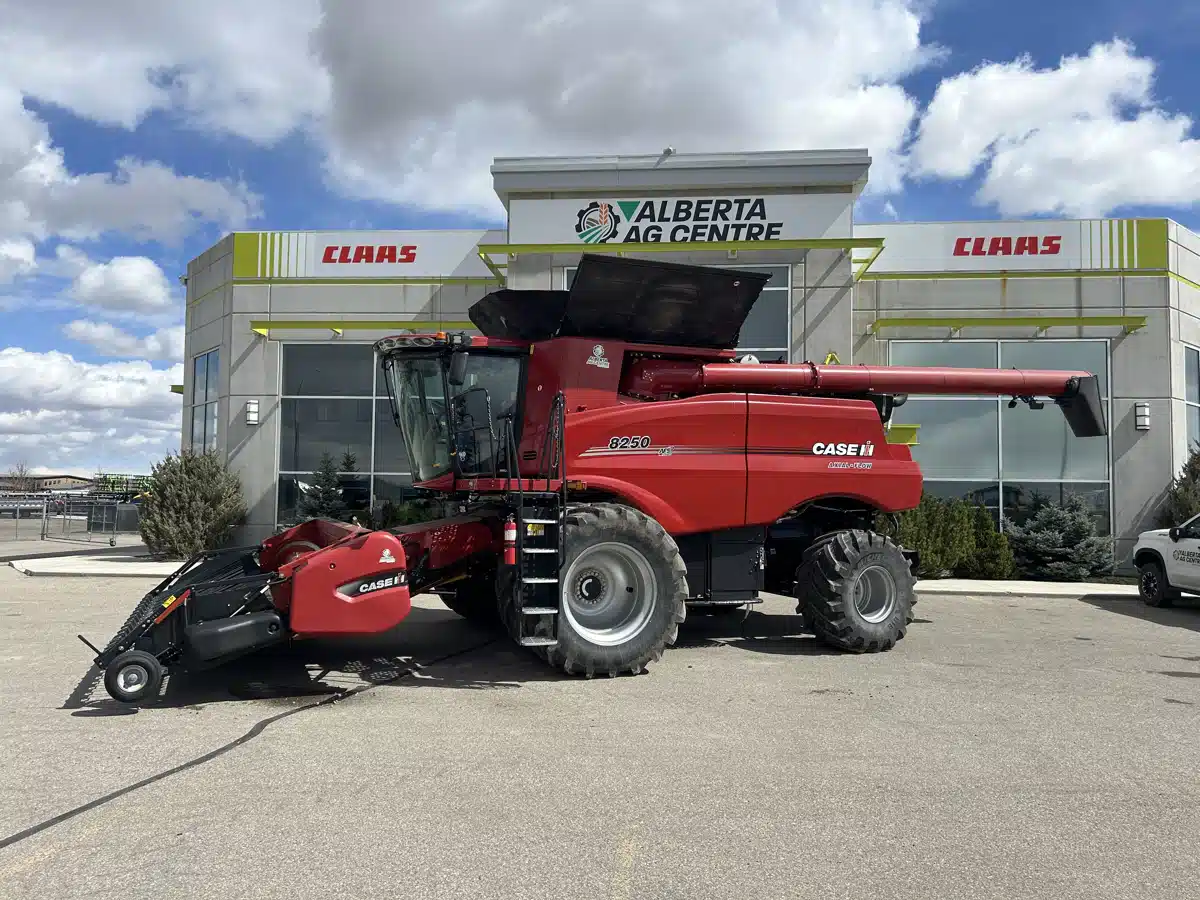 Gallery image 2 for Used 2022 Case IH 8250 Combine
