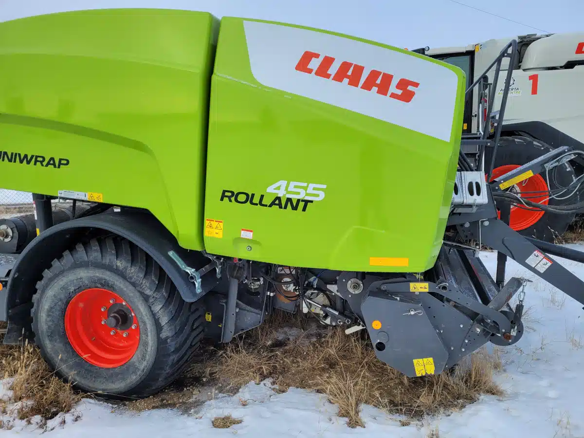 Gallery image 2 for Used 2021 CLAAS Rollant 445 UNIWRAP Round Baler
