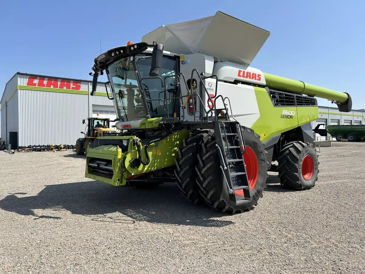 Gallery image 1 for Used 2023 CLAAS LEXION 8600 Combine