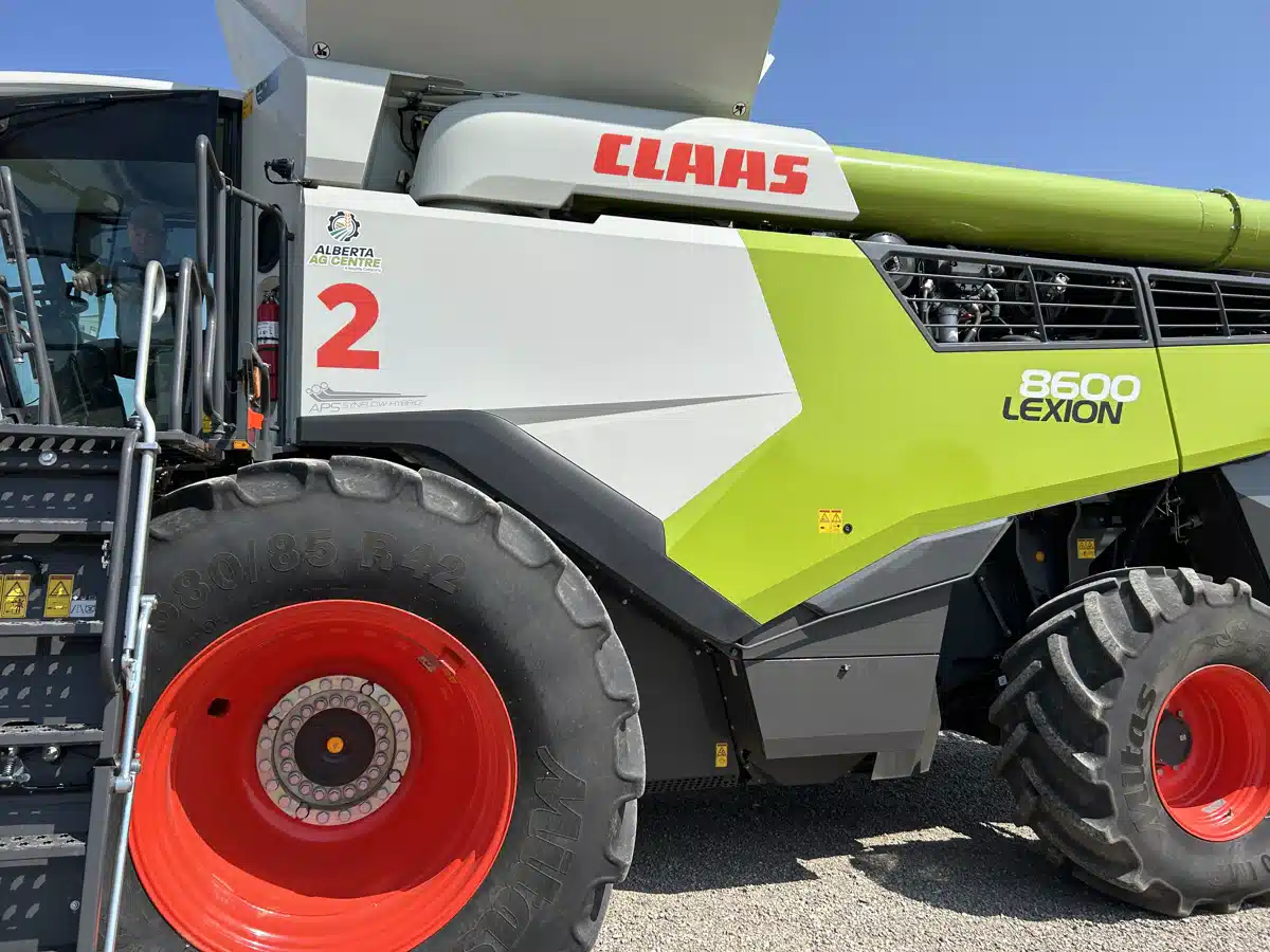 Gallery image 2 for Used 2023 CLAAS LEXION 8600 Combine