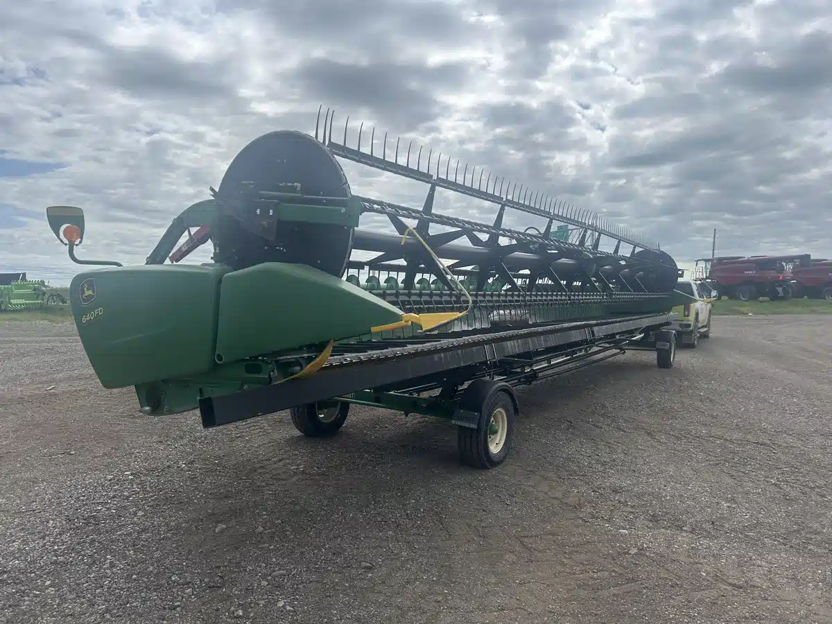 Gallery image 2 for Used 2015 John Deere 640FD Header Combine