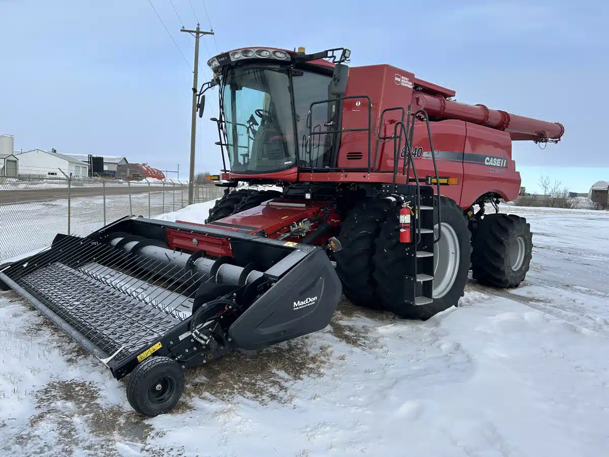 Gallery image 1 for 2018 Case IH 8240 Combine